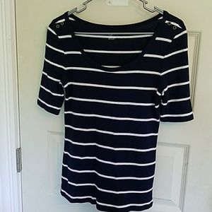 Gap Scoop-neck Tee